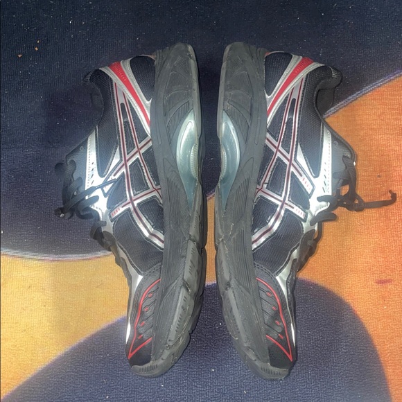 ASICS - Picture 5 of 6